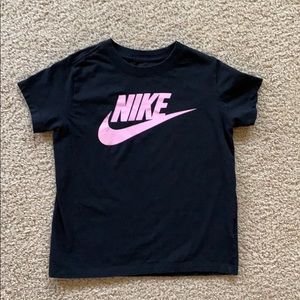 Girls Nike T Shirt